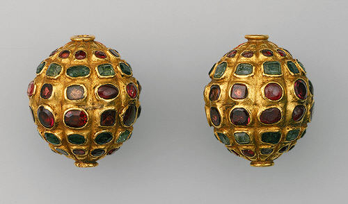 Bead, One of a Pair. Morocco (attributed), 18th century. Gold, emeralds, rubies, and/or garnets, L. 1 in. Diam. 2 1/8 in.