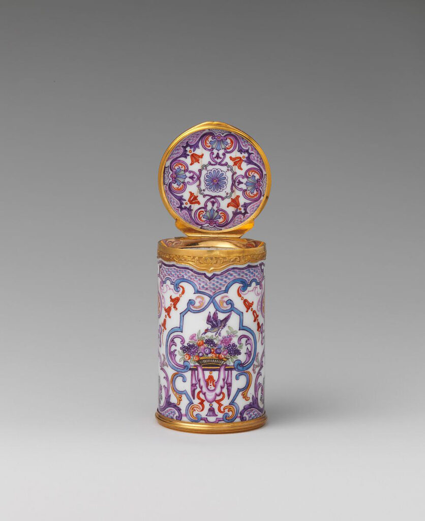 Counter box (open). Vienna, ca. 1730–35. Hard-paste porcelain, gold, Height: 2 1/2 in. (6.4 cm)